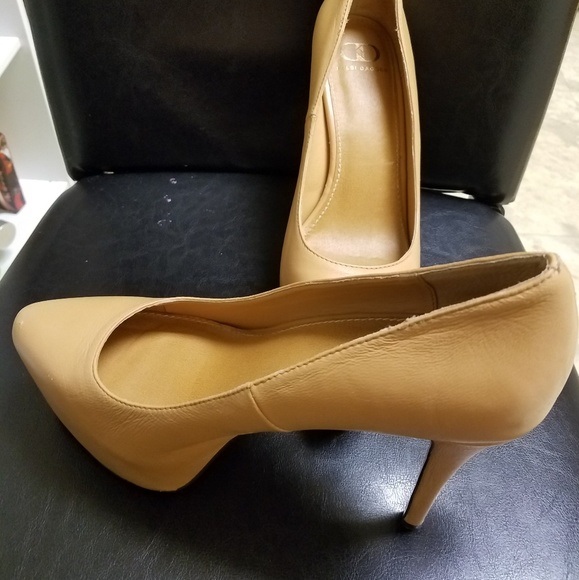 Soldddd $$!!!!Kelsi Dagger Gracie Platform Pumps! - Picture 4 of 7